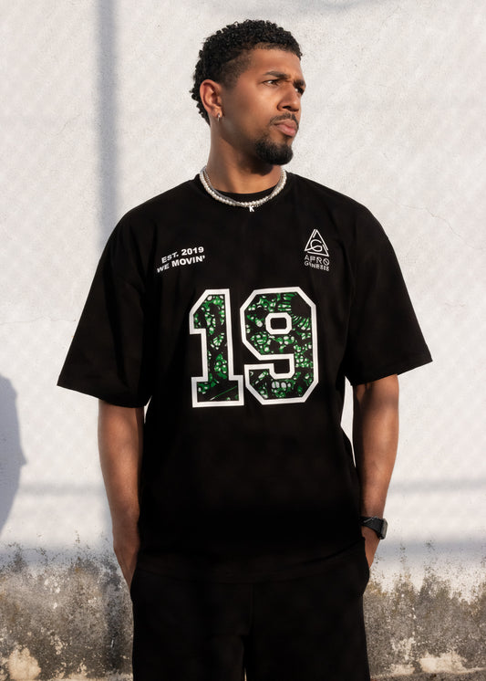 T-shirt oversize com bordado em capulana
